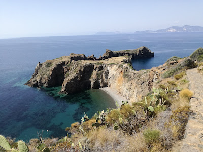 Photo de Cala Zimmari (Panarea)